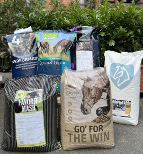 skave, hegn grovvarer, Vi forhandler hesteforder fra: St. Hippolyt, Brogaarden, aveve, Amequ GO' Dangro Nordic, Ewers, Salvana . Regulator Complete. Betfor, Lucerne, havre, korn, MaxiRice, græspiller og Roepiller, Møllerens Favorit, møllerens mash, møllerens sport musli ​